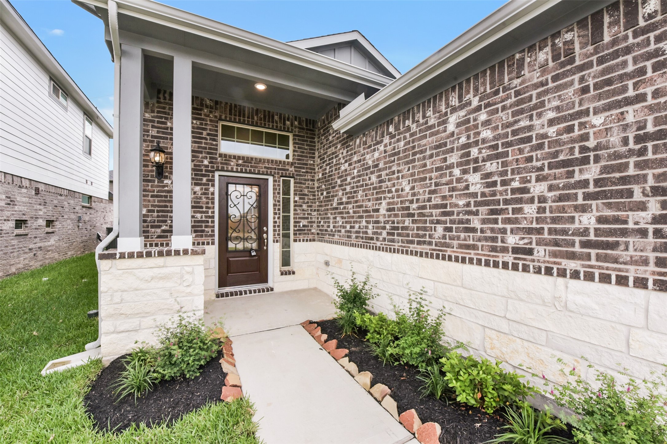 4318 Wind Swell Lane Houston, TX 77053 - Photo 3 of 39 a front view of a house