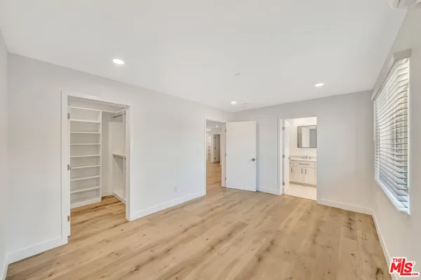 $900 | 1584 West 37th Street, Unit ROOM 3, Los Angeles, CA 90018