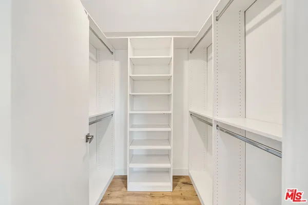 $900 | 1584 West 37th Street, Unit ROOM 3, Los Angeles, CA 90018