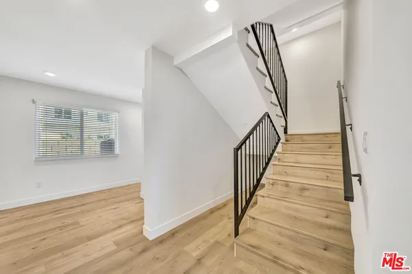$900 | 1584 West 37th Street, Unit ROOM 3, Los Angeles, CA 90018