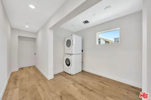 $900 | 1584 West 37th Street, Unit ROOM 3, Los Angeles, CA 90018