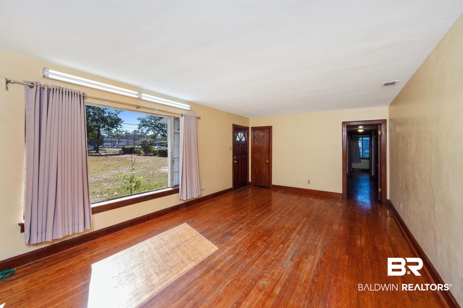 4162 Government Boulevard Mobile, AL 36693 - Photo 2 of 20