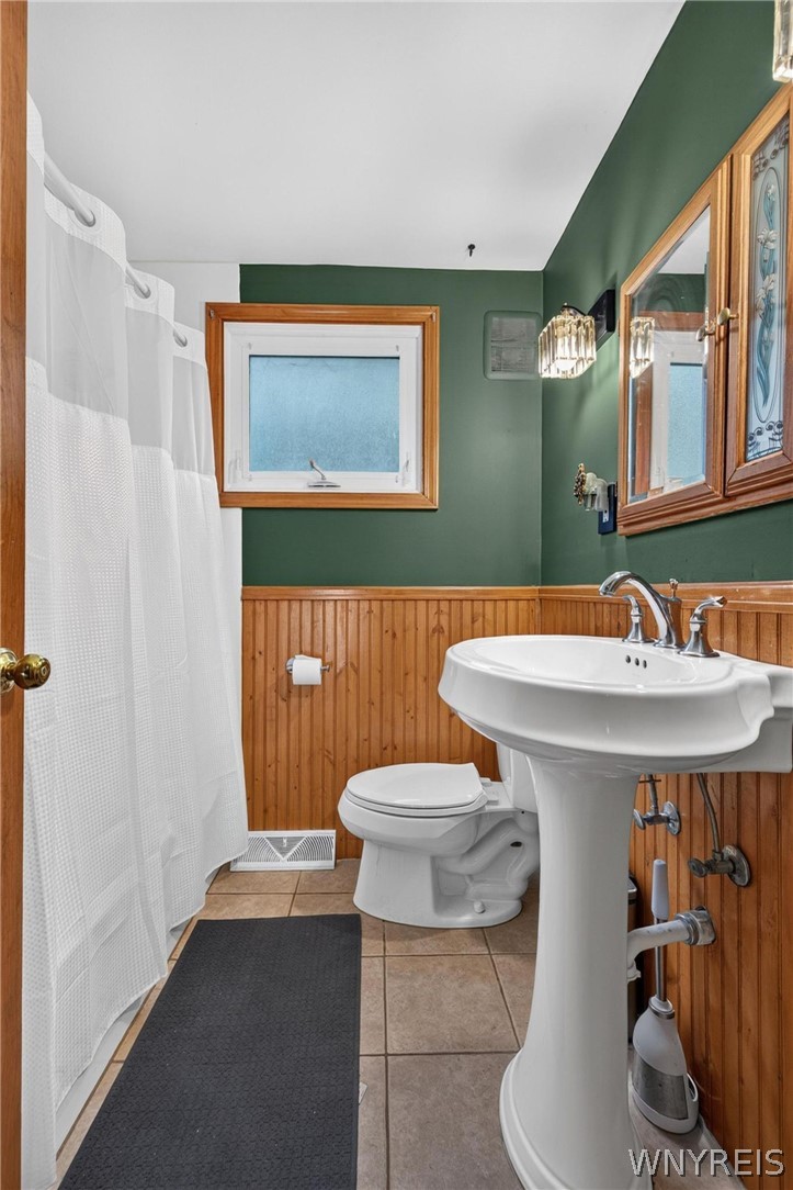247 Potters Road Buffalo, NY 14220 - Photo 14 of 30 Gallery Image 14
