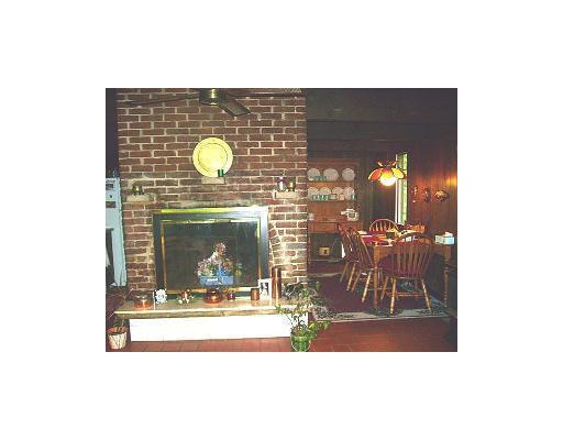 1625 Washington Road Apollo, PA 15613 - Photo 2 of 13 Living Room.
