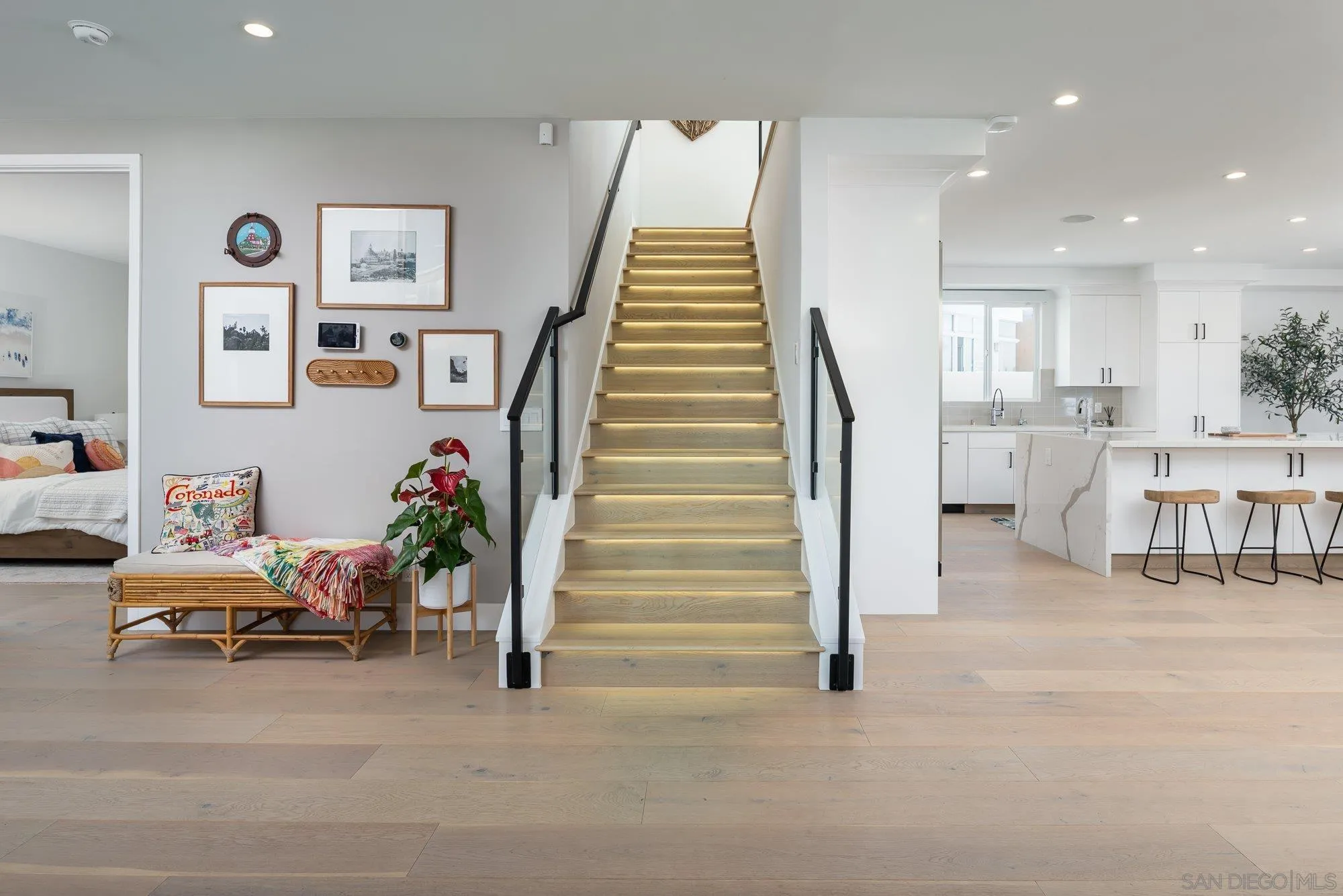 21 Green Turtle Road Coronado, CA 92118 - Photo 25 of 55 a view of entryway and hall