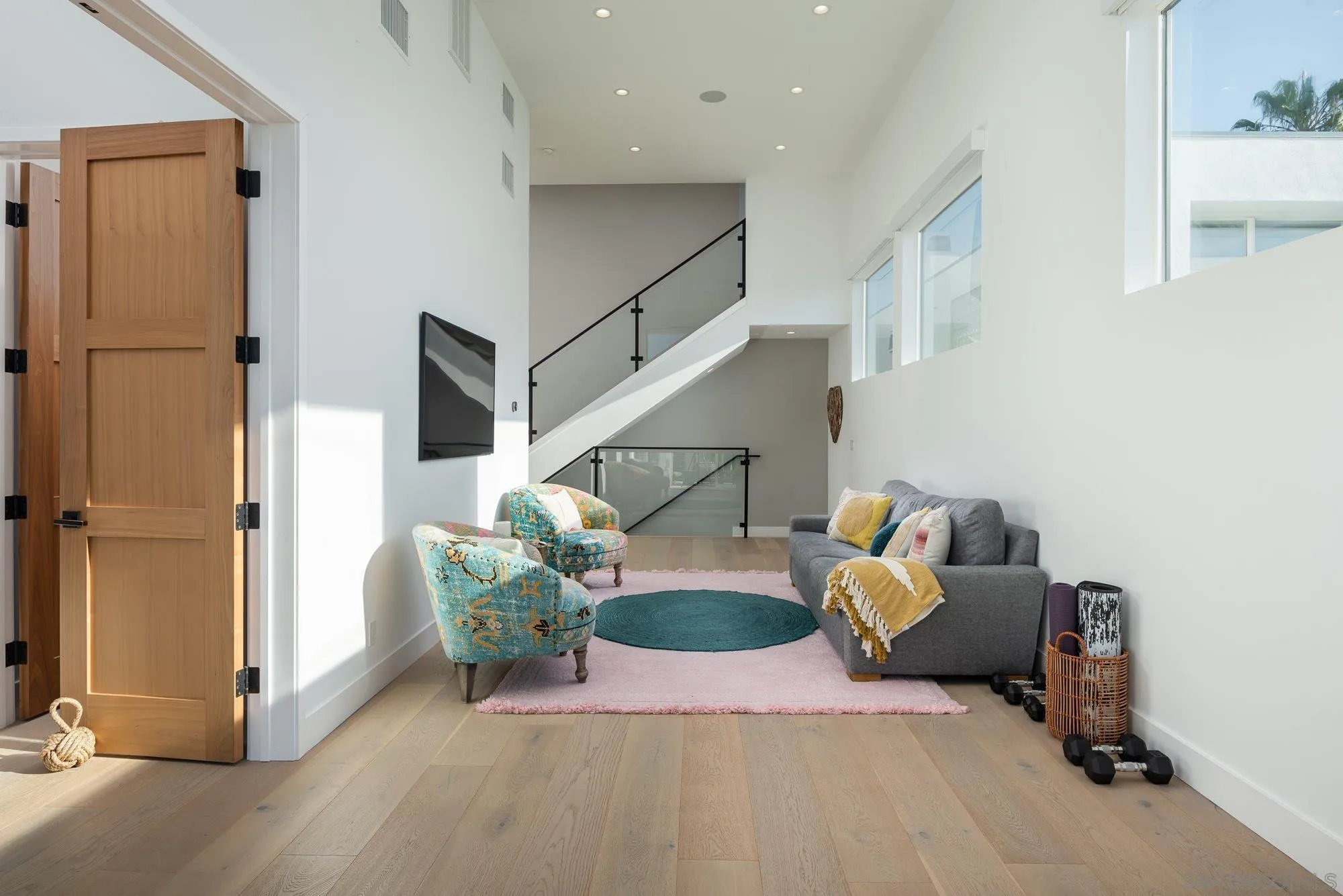 21 Green Turtle Road Coronado, CA 92118 - Photo 30 of 55 a living room with furniture