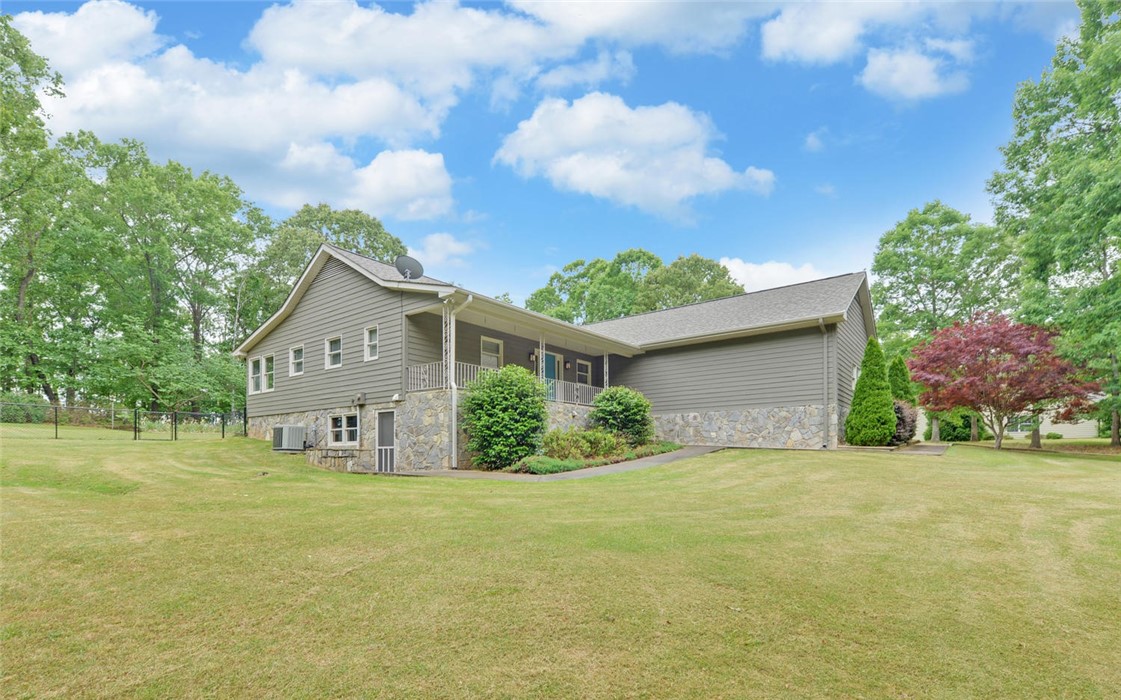320 Ridgewood Drive Hartwell, GA 30643 - Photo 1 of 27 Gallery Image 1