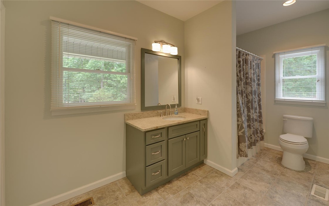 320 Ridgewood Drive Hartwell, GA 30643 - Photo 16 of 27 Gallery Image 16