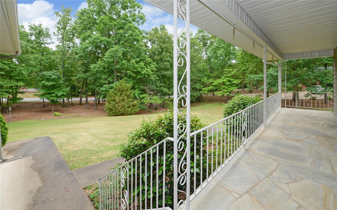 320 Ridgewood Drive Hartwell, GA 30643 - Photo 2 of 27 Gallery Image 2