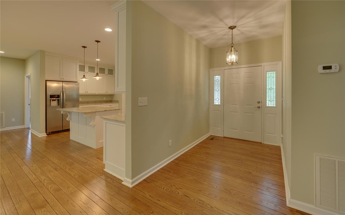 320 Ridgewood Drive Hartwell, GA 30643 - Photo 3 of 27 Gallery Image 3