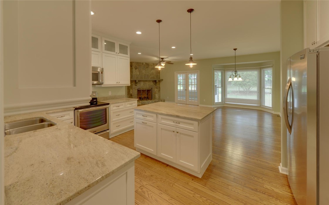 320 Ridgewood Drive Hartwell, GA 30643 - Photo 4 of 27 Gallery Image 4