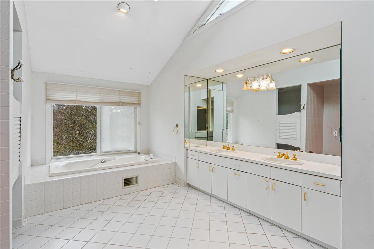 8 Fiddler Crab Trail Westhampton, NY 11977 - Photo 28 of 36