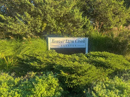 $1,725,000 | 8 Fiddler Crab Trail, Westhampton, NY 11977