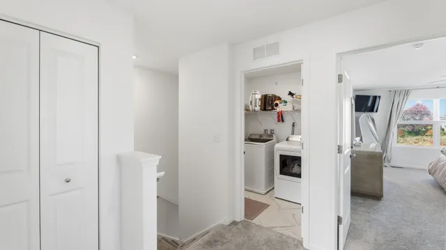 $379,999 | 120 Kingsport Drive, South Elgin, IL 60177