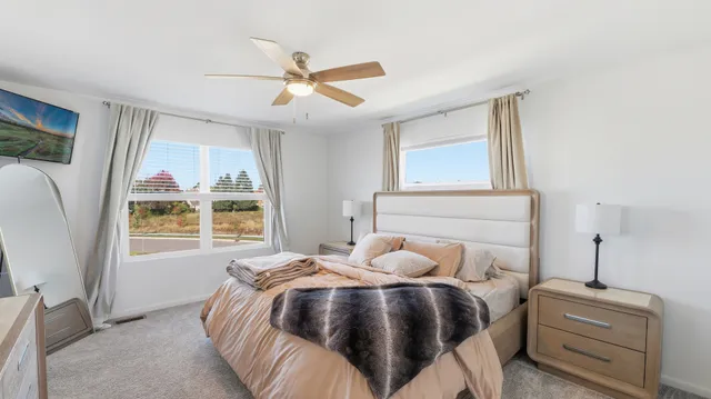 $379,999 | 120 Kingsport Drive, South Elgin, IL 60177