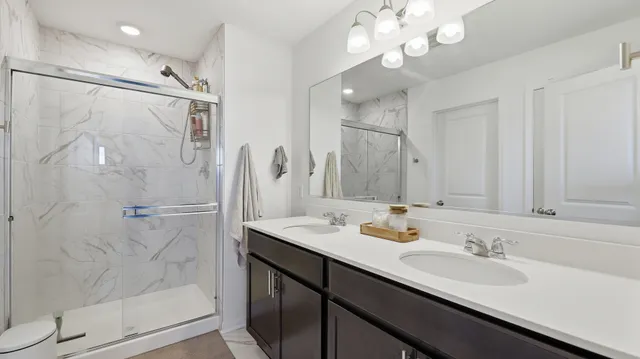 $379,999 | 120 Kingsport Drive, South Elgin, IL 60177