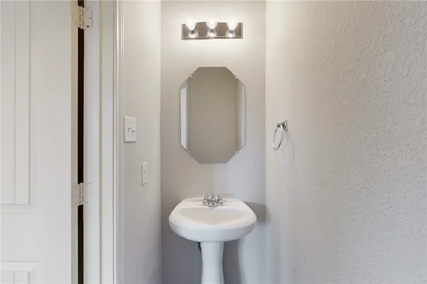 $2,300 | 5764 Paseo Place, Bryan, TX 77807