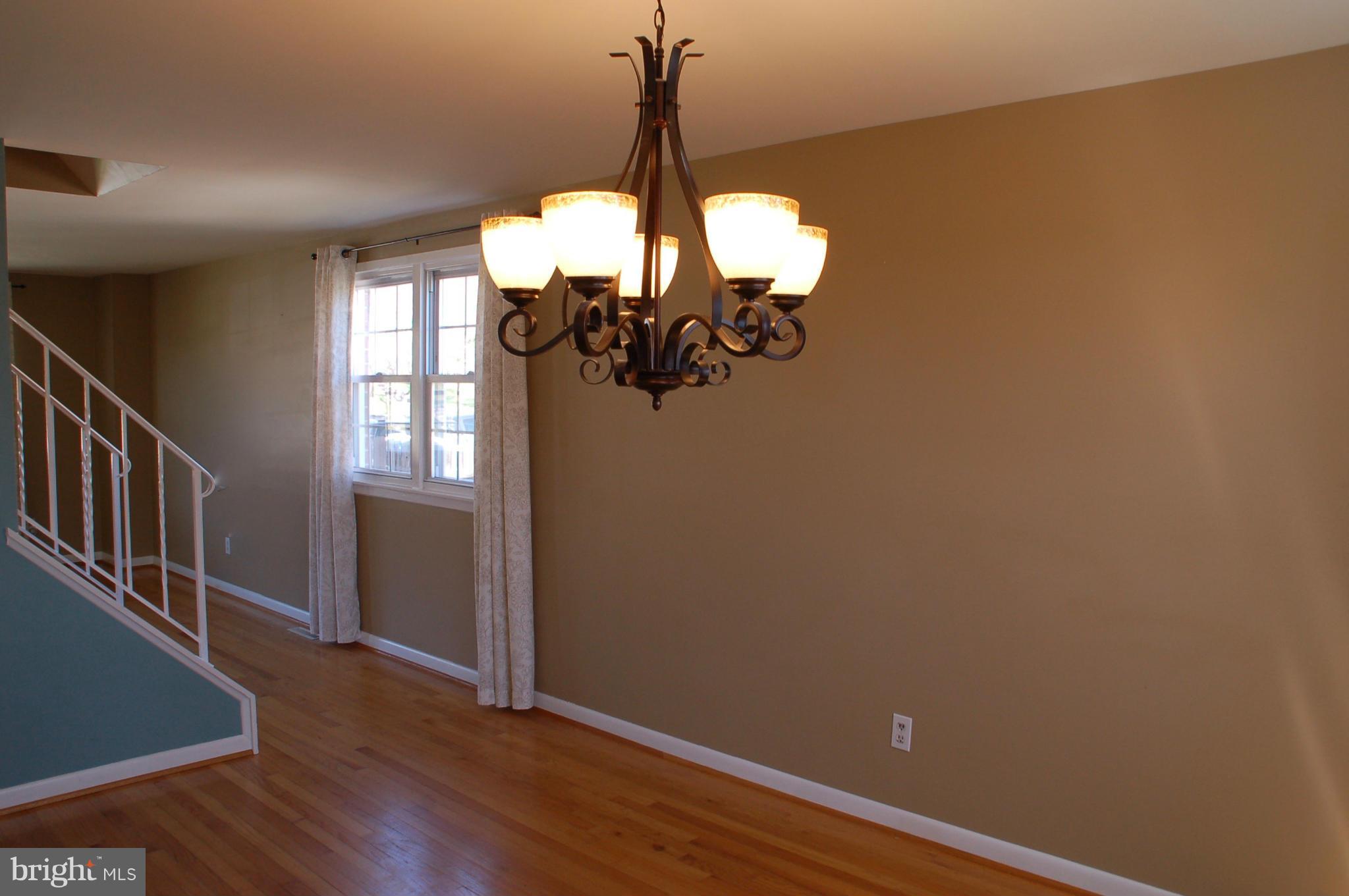 1027 Grovehill Road Baltimore, MD 21227 - Photo 7 of 28 Dining Room