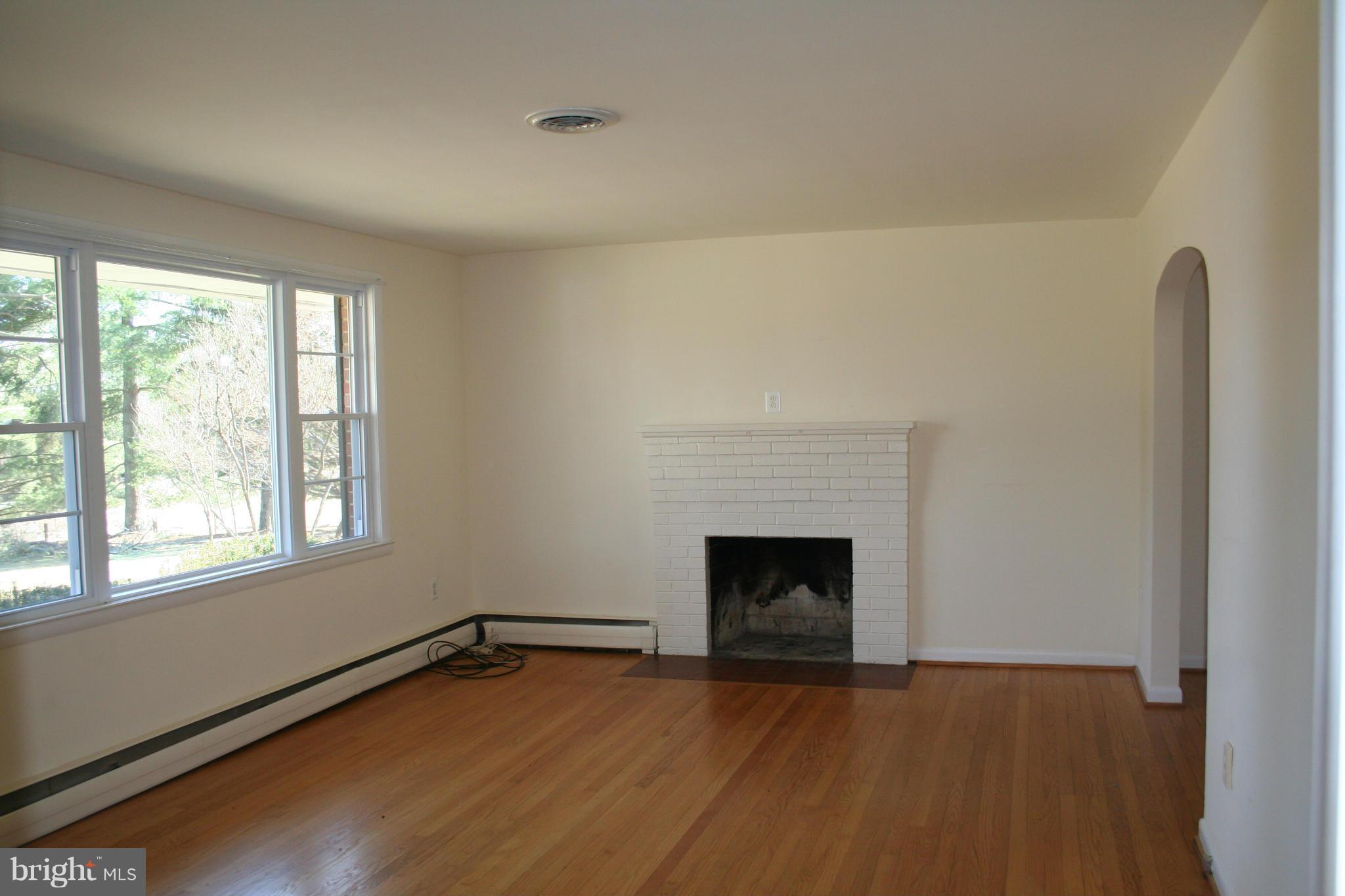 23400 Shiloh Church Road Boyds, MD 20841 - Photo 4 of 14 Interior (General)