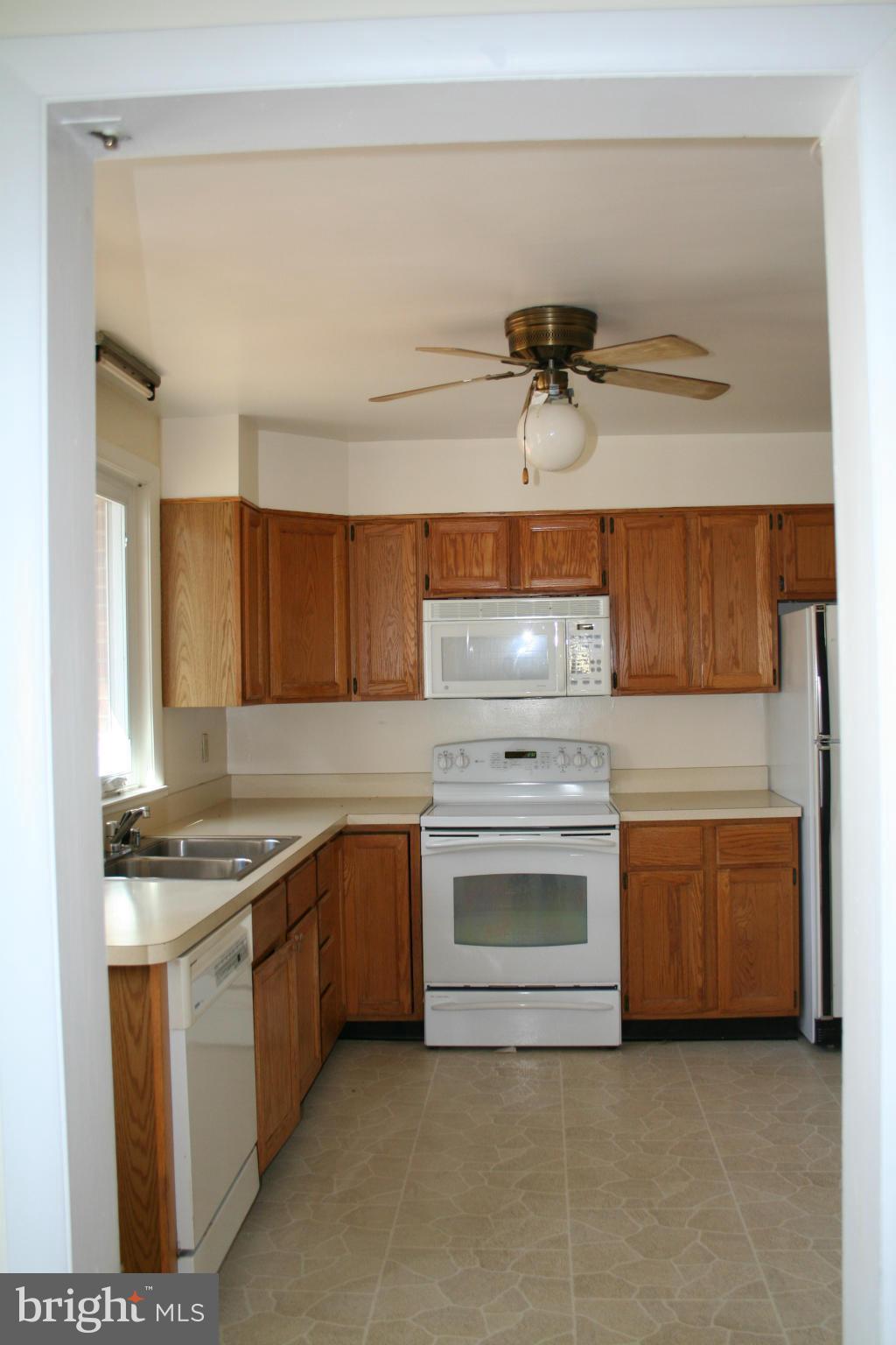 23400 Shiloh Church Road Boyds, MD 20841 - Photo 6 of 14 Kitchen