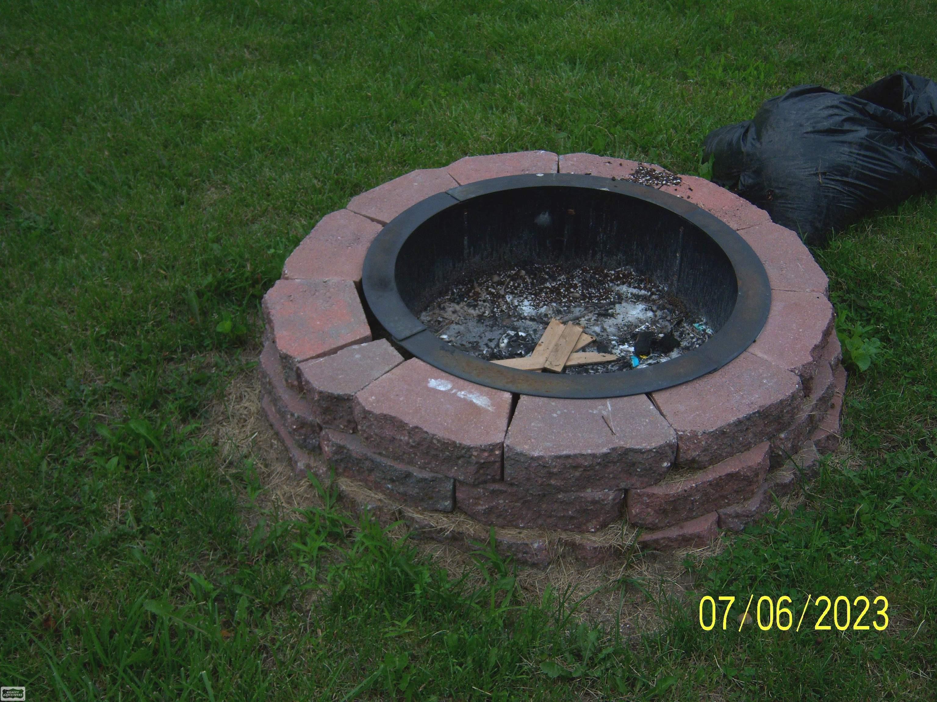 2189 Vernier Road Grosse Pointe, MI 48236 - Photo 28 of 32 50114567-27.JPG
