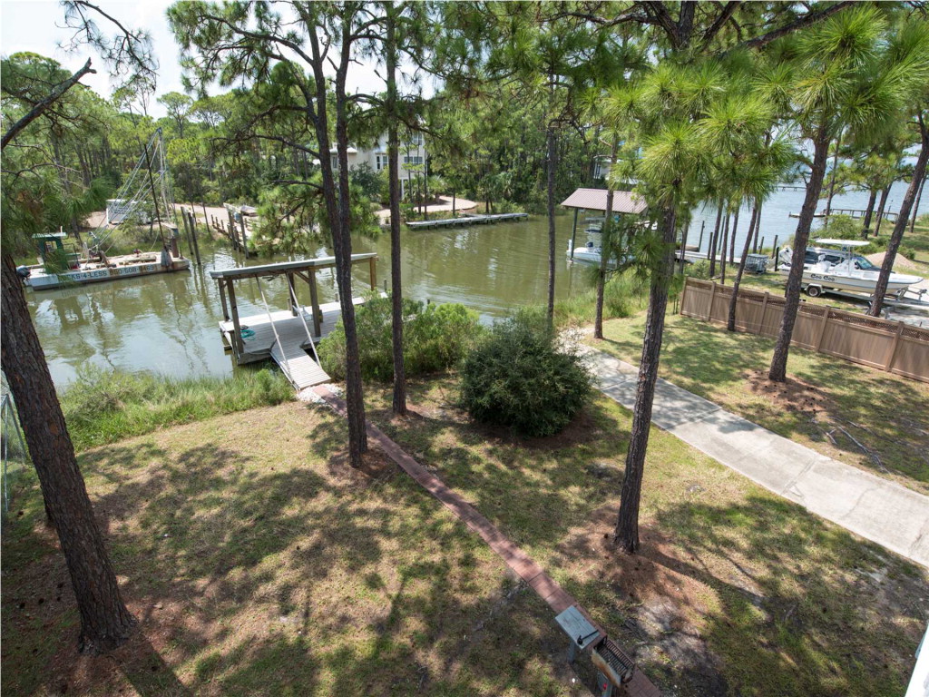 371 Cook Street Eastpoint, FL 32328 - Photo 4 of 40