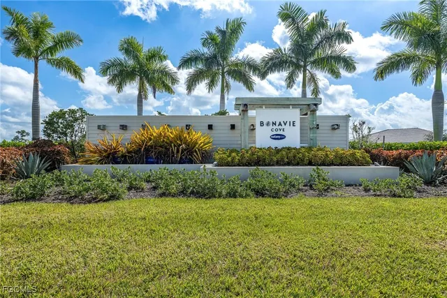 $335,000 | 10363 Bonavie Cove Drive, Fort Myers, FL 33966
