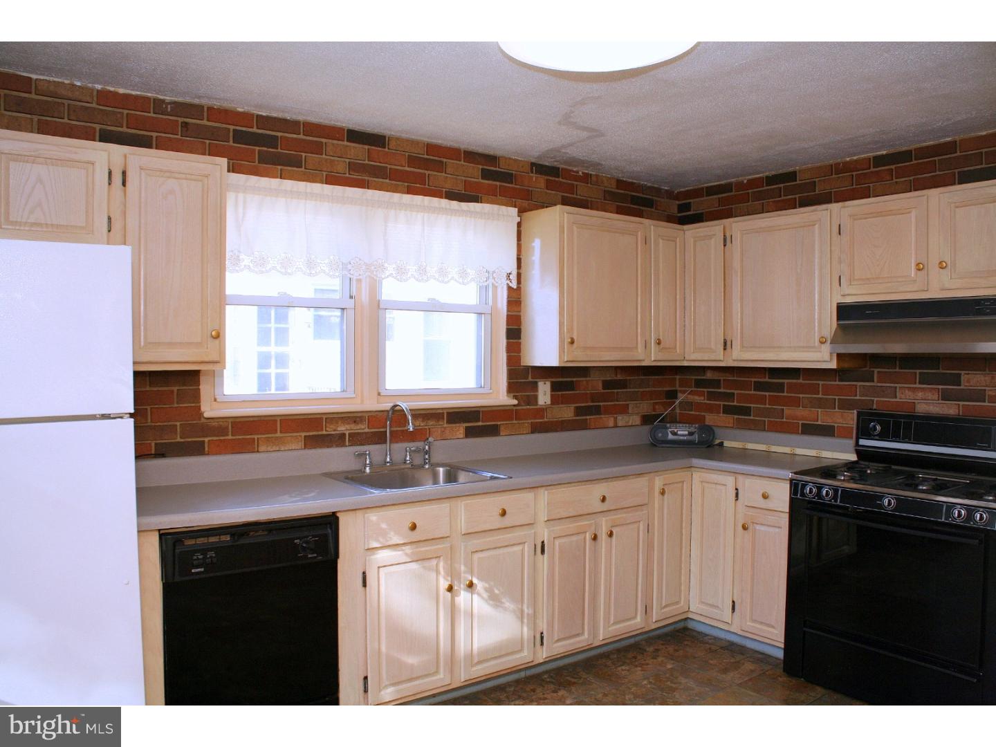 308 South Fairview Street Riverside, NJ 08075 - Photo 5 of 21 Kitchen