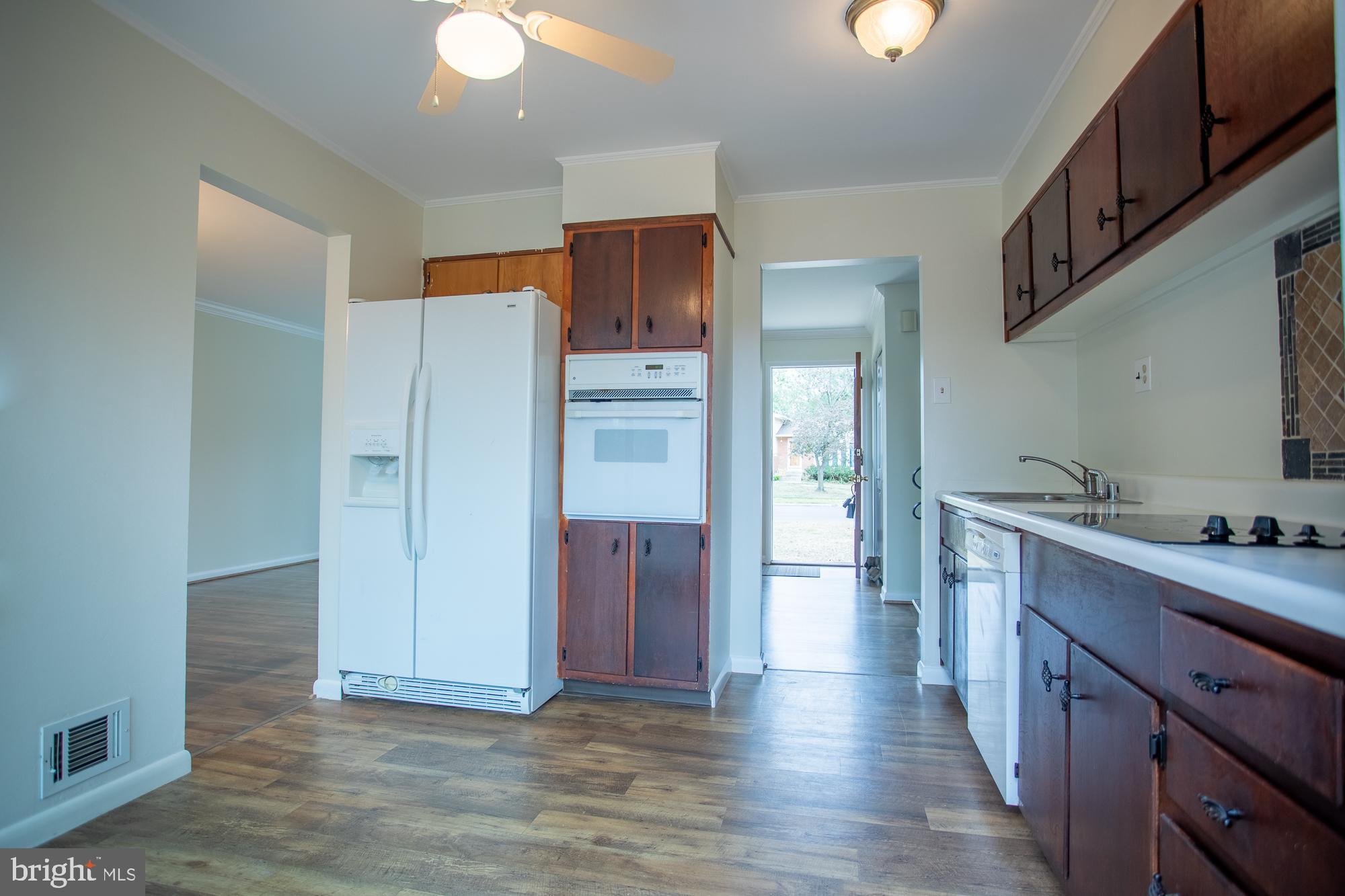 6104 Craft Road Alexandria, VA 22310 - Photo 15 of 35 Kitchen