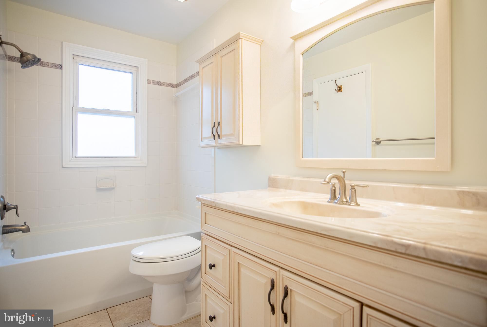 6104 Craft Road Alexandria, VA 22310 - Photo 23 of 35 Main Bath