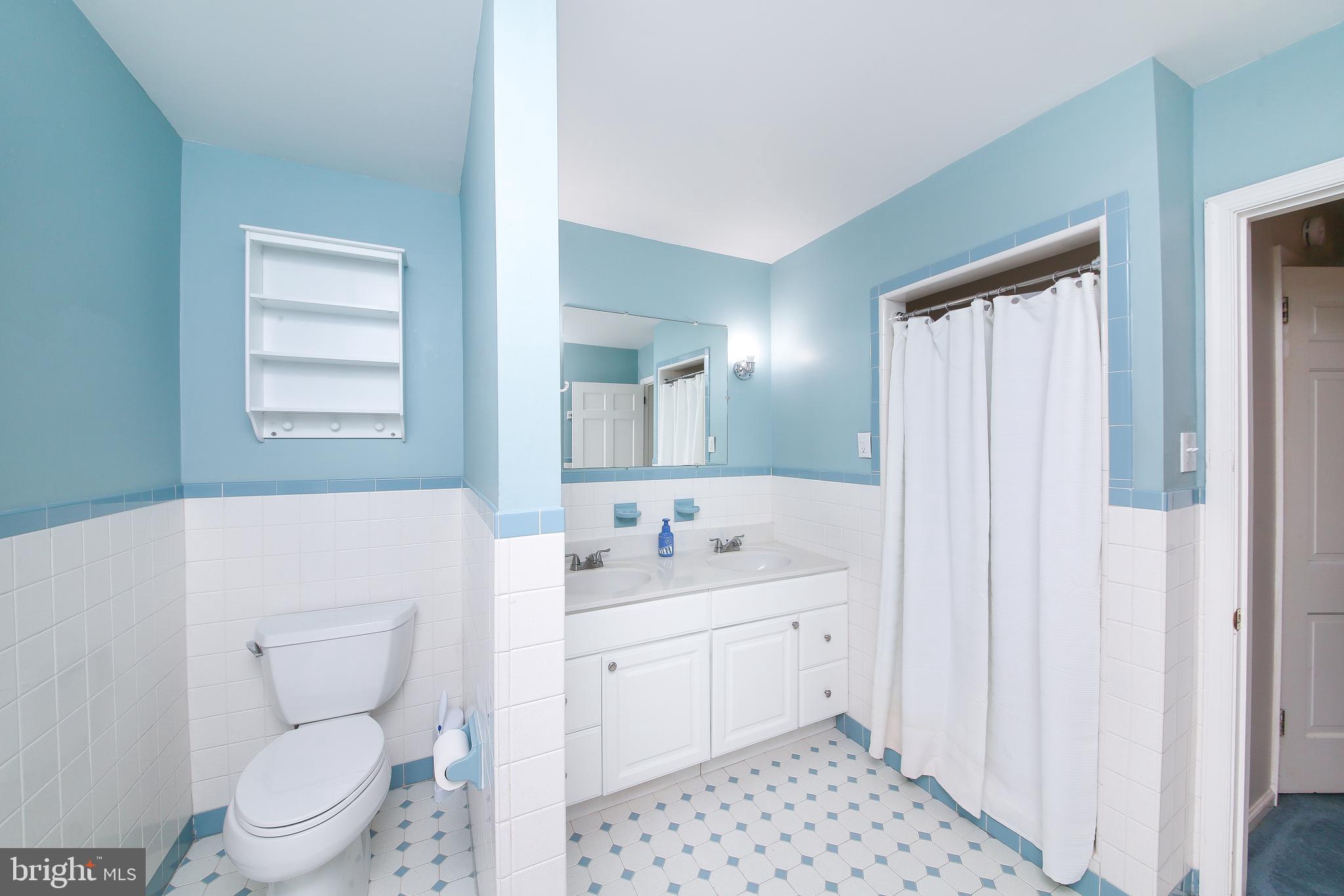 2348 Oakfield Road Warrington, PA 18976 - Photo 16 of 44