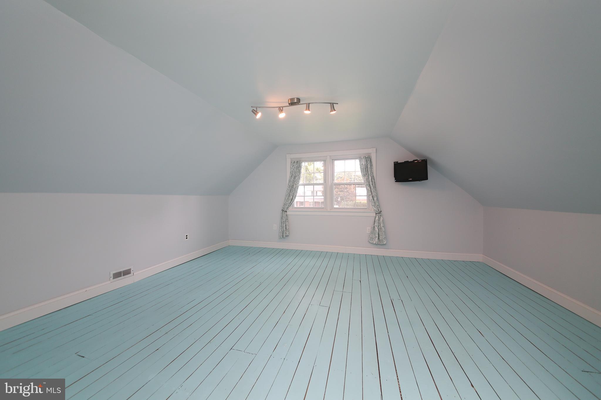 2348 Oakfield Road Warrington, PA 18976 - Photo 22 of 44