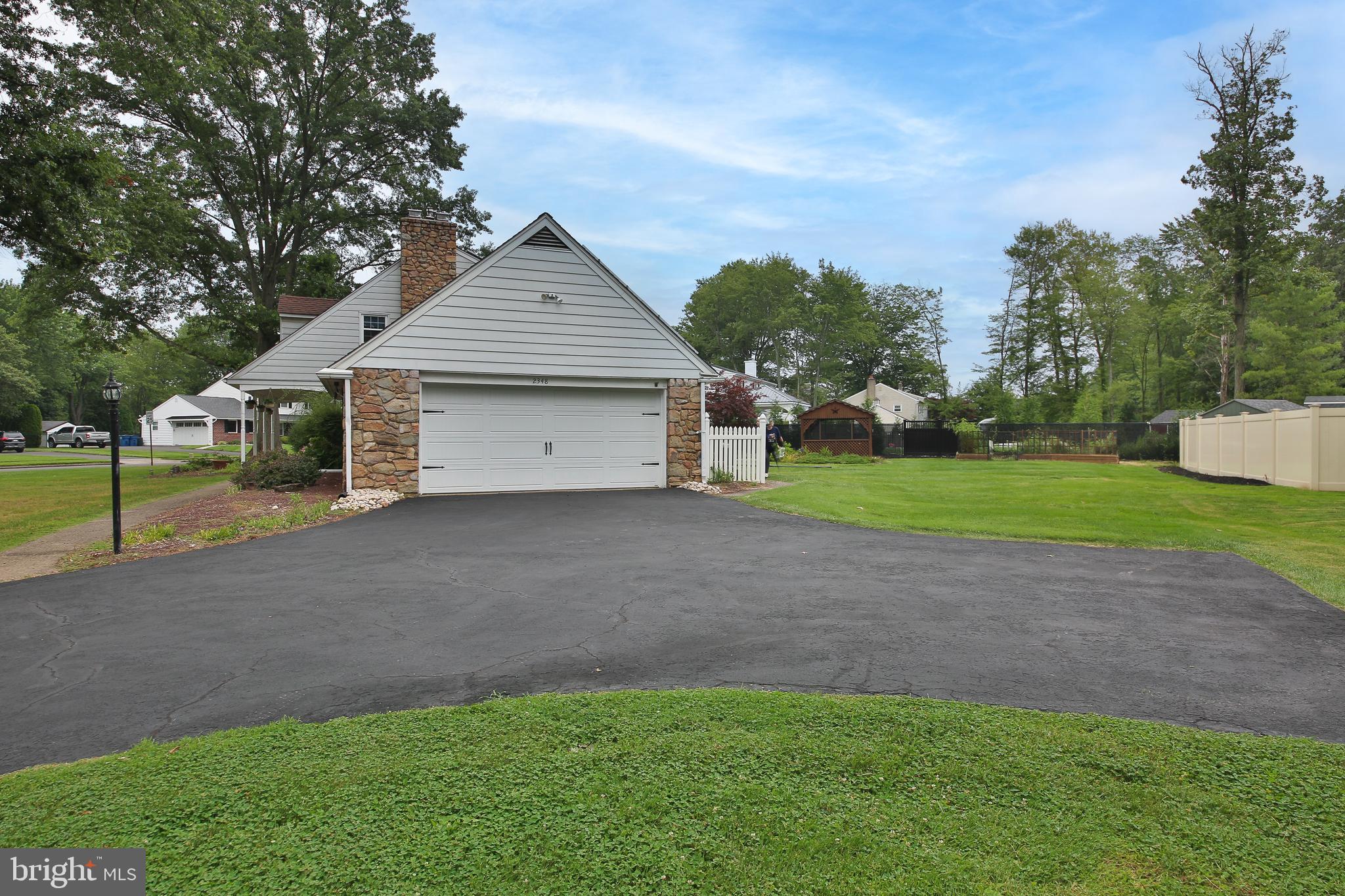 2348 Oakfield Road Warrington, PA 18976 - Photo 31 of 44