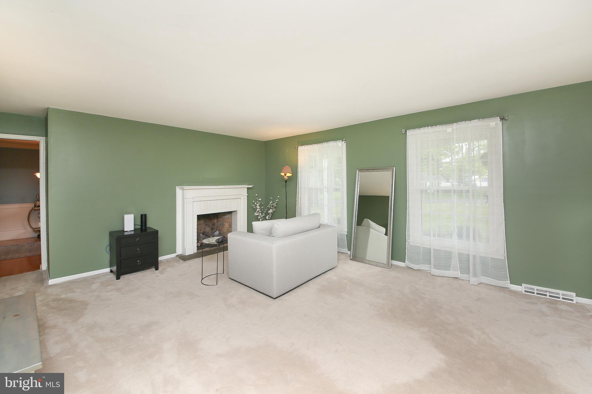 2348 Oakfield Road Warrington, PA 18976 - Photo 4 of 44