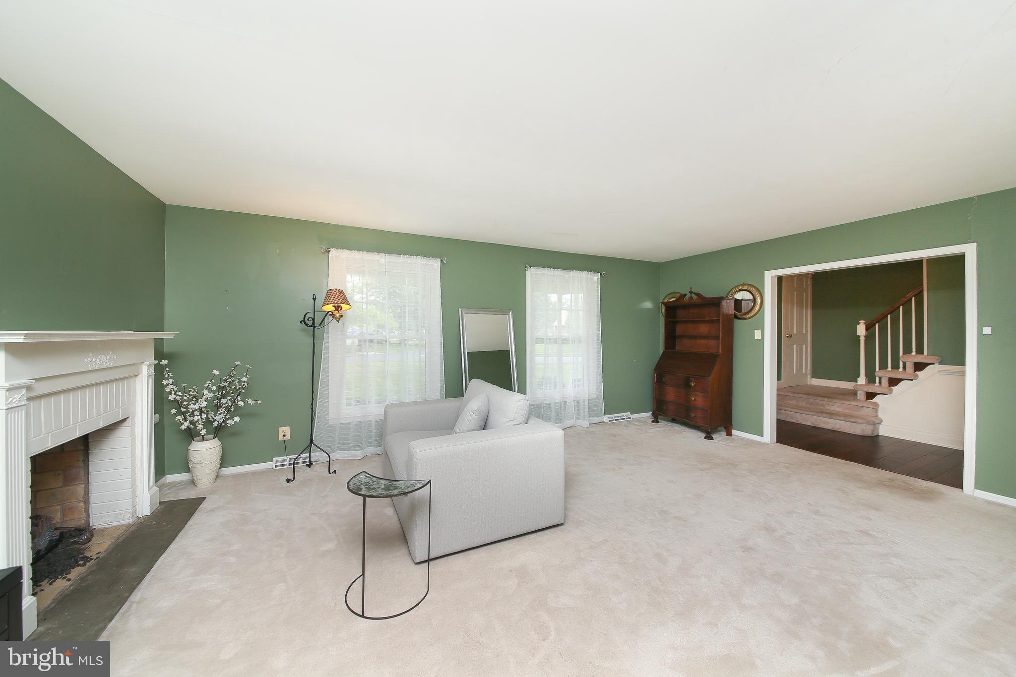 2348 Oakfield Road Warrington, PA 18976 - Photo 5 of 44