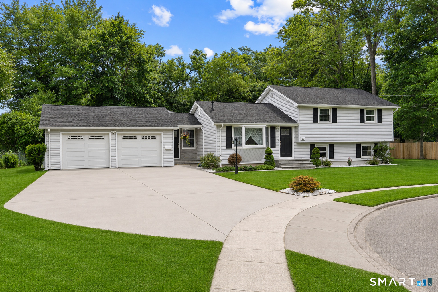 10 Riveredge Court Plainville, CT 06062 - Photo 3 of 40