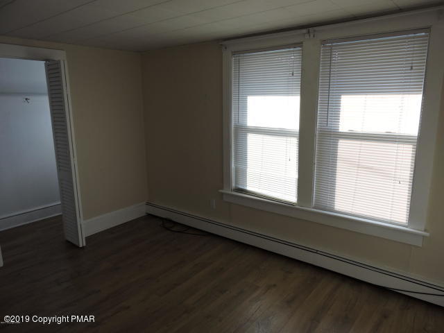 17 Fetherman Street Stroudsburg, PA 18360 - Photo 14 of 20 Master Bedroom w Walk-In Closet