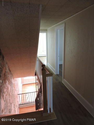 17 Fetherman Street Stroudsburg, PA 18360 - Photo 15 of 20 2nd Floor Hallway