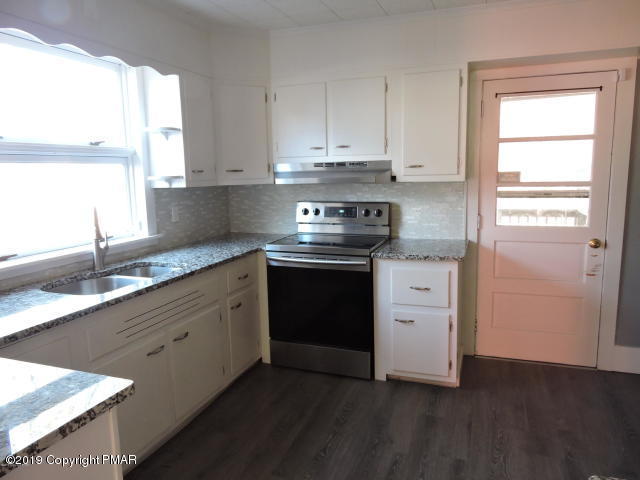 17 Fetherman Street Stroudsburg, PA 18360 - Photo 6 of 20 Granite Countertops