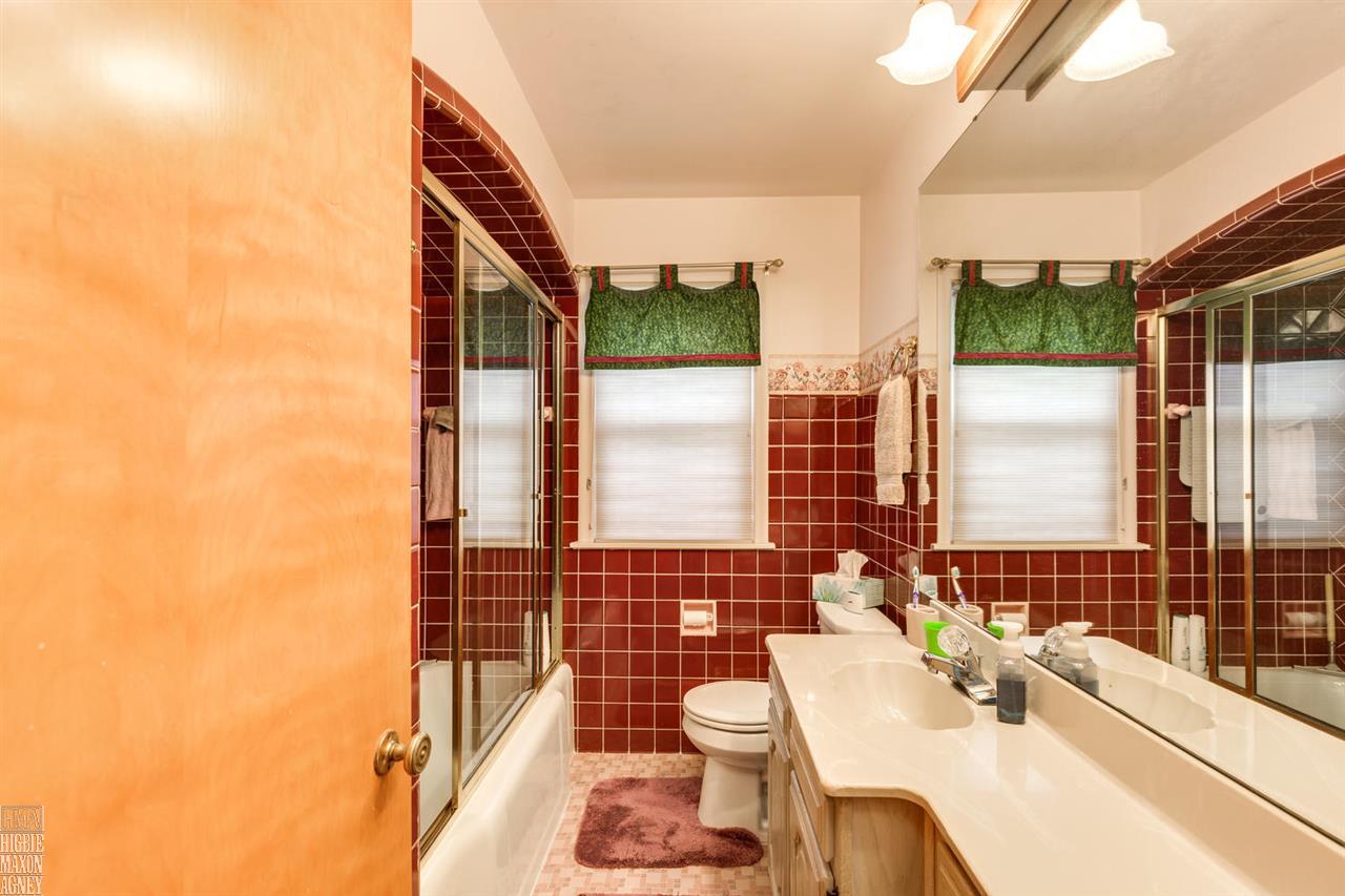 1137 Hawthorne Road Grosse Pointe Woods, MI 48236 - Photo 14 of 31