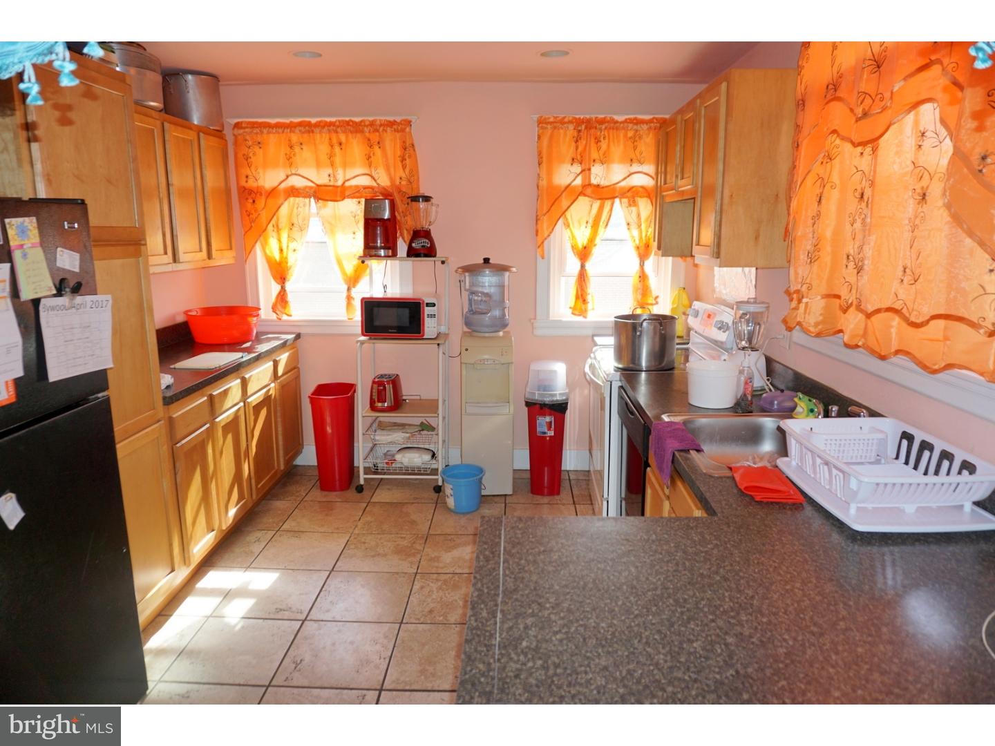 239 Copley Road Upper Darby, PA 19082 - Photo 7 of 15 Kitchen