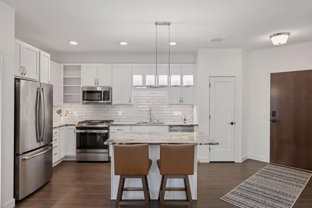 $3,541 | 12610 Ridgedale Drive, Unit 630, Minnetonka, MN 55305