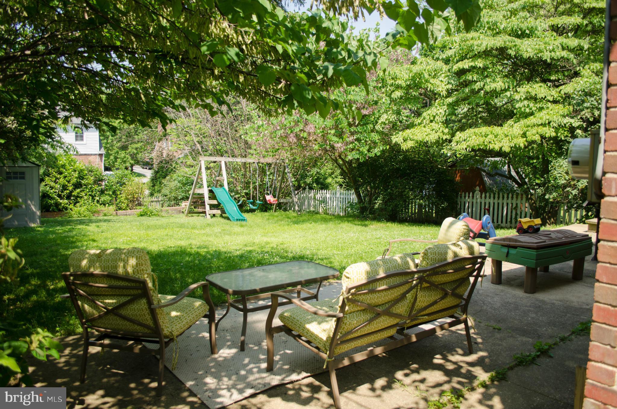 514 Windwood Road Baltimore, MD 21212 - Photo 18 of 18 a garden view with a sitting space