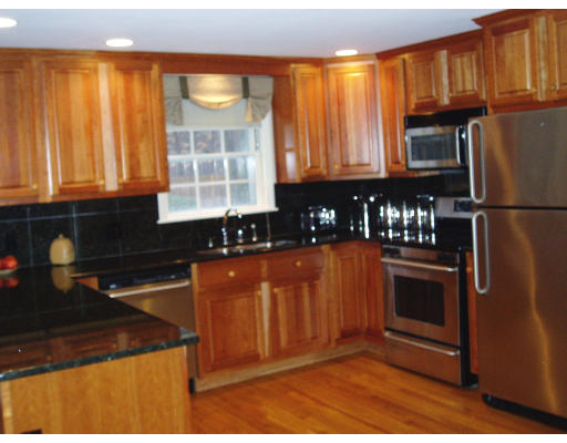 68 Landham Road Sudbury, MA 01776 - Photo 4 of 12 Gallery Image 4