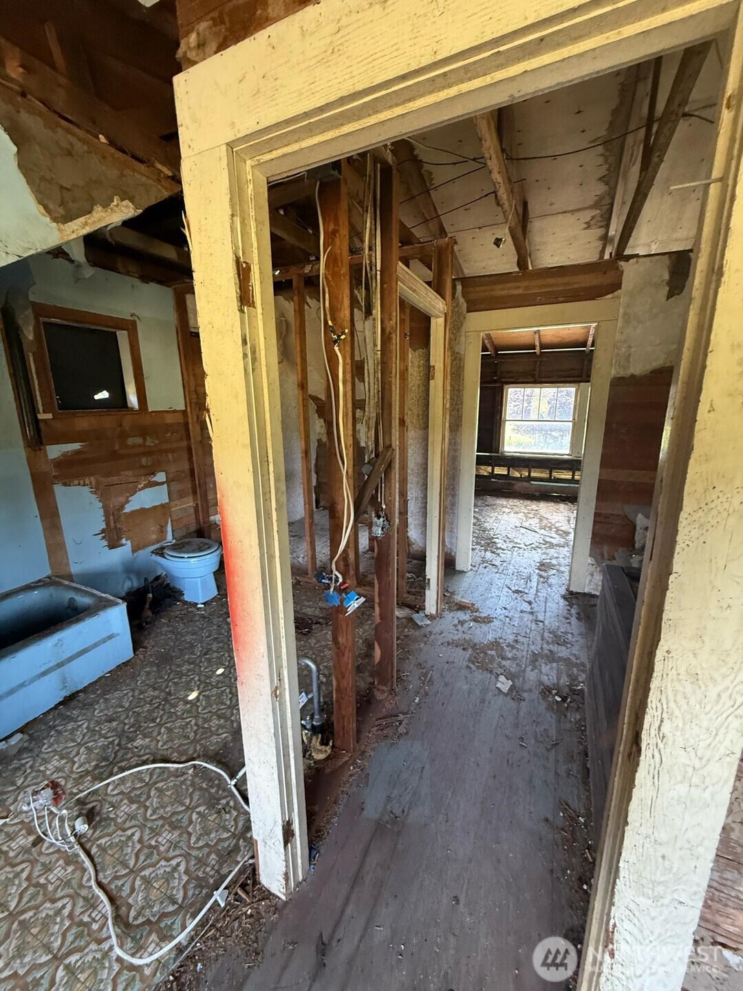 673 Monte Elma Road Montesano, WA 98563 - Photo 5 of 10 a view of a room with gym equipment