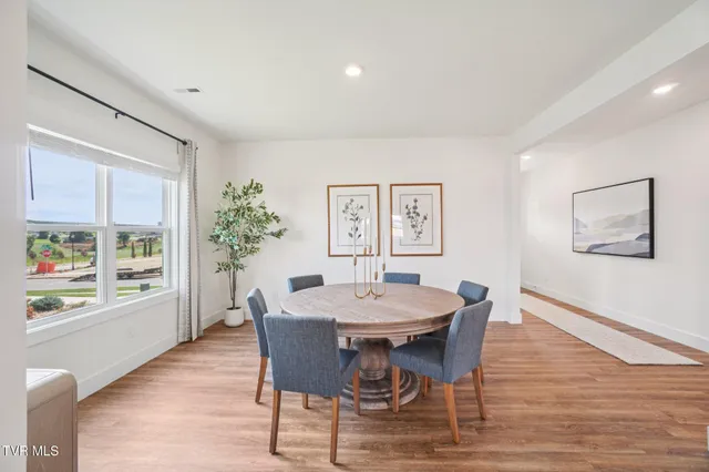 $412,165 | 101 Mint Ct Bluff, Bluff City, TN 37618