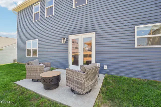 $412,165 | 101 Mint Ct Bluff, Bluff City, TN 37618