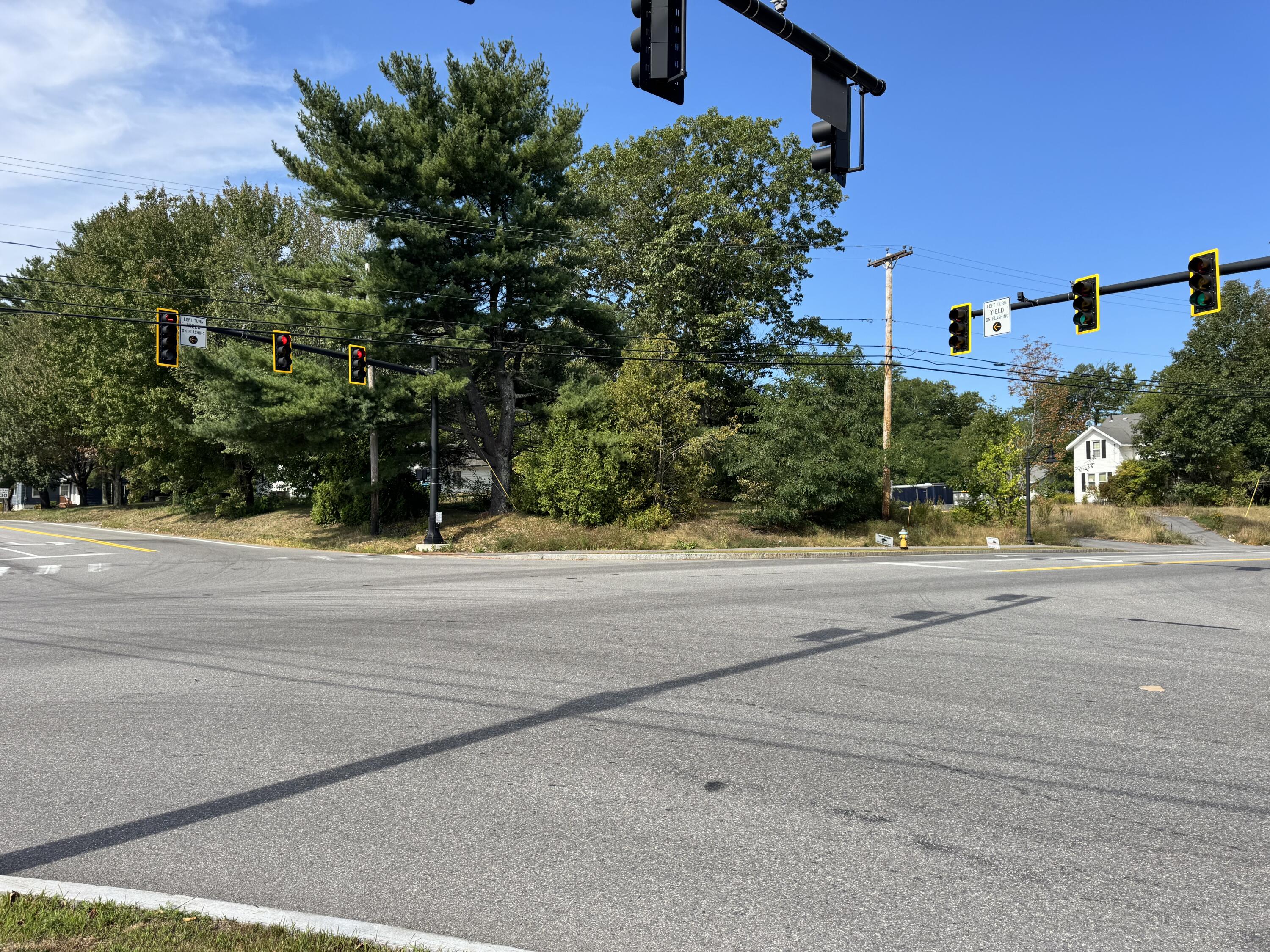 59 Leighton Road Falmouth, ME 04105 - Photo 2 of 11 IMG_6567