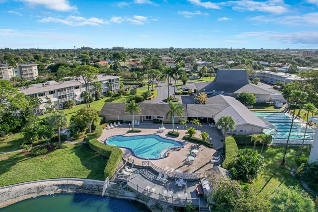 $2,000 | 2770 Garden Drive South, Unit 212, Lake Worth, FL 33461