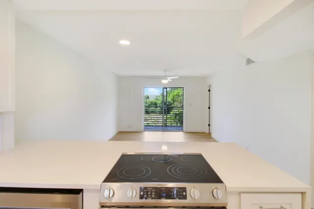 $2,000 | 2770 Garden Drive South, Unit 212, Lake Worth, FL 33461